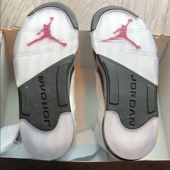 New/Unworn Air Jordan 5 white cement 136027-104 - Picture 5 of 8